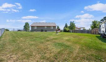 702 Taylor Ct, Belle Fourche, SD 57717