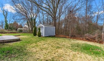 4 Sherbrooke Rd, Barrington, RI 02806