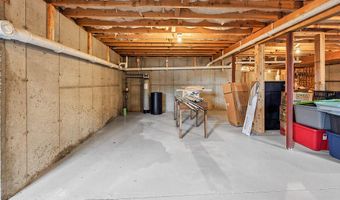 9 Fieldstone Dr, Augusta, ME 04330