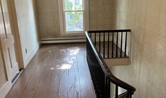 36 Spruce St, Brattleboro, VT 05301