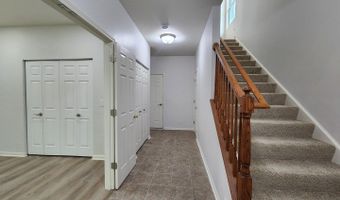 208 W HYDE St, Arlington Heights, IL 60005