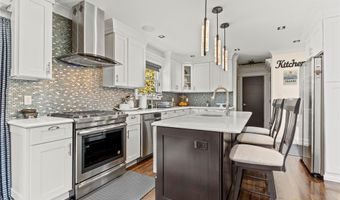 123 Columbus Blvd, Amityville, NY 11701