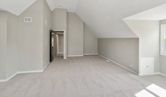 731 Roaring Brook Ln, Algonquin, IL 60102