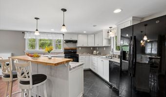 15 Eaton Ave, Bennington, NH 03442