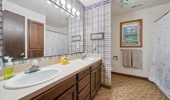 12834 EHLEN Rd, Aurora, OR 97002