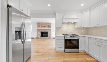 94 Carman Pl, Amityville, NY 11701