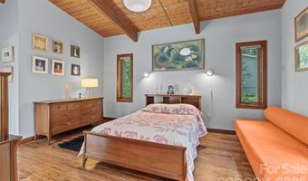 39 Wolf Rd, Asheville, NC 28805