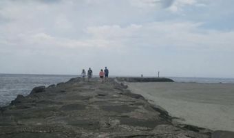 281 7th St, Avalon, NJ 08202