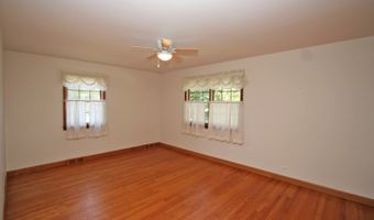 2405 E Miner St, Arlington Heights, IL 60004