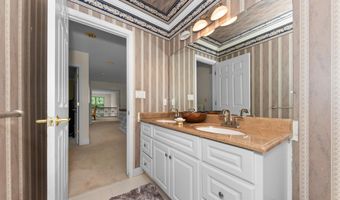 2086 Valleyview Dr, Ann Arbor, MI 48105