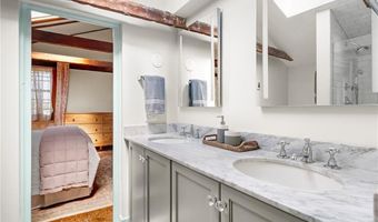 27 William St, Newport, RI 02840
