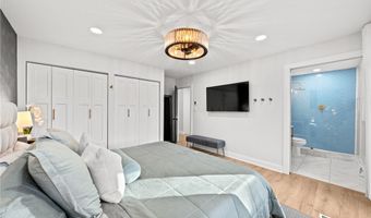 830 S Parkview Dr, Aurora, OH 44202