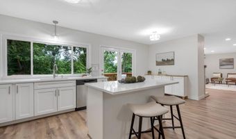 1254 Jade Wind Cir, Ballwin, MO 63011