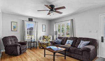 84 E North Water St, Algoma, WI 54201