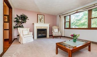 154 Spring Valley Dr, East Greenwich, RI 02818