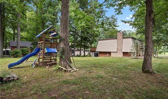 823 Willow Hollow Ct, Amherst, OH 44001