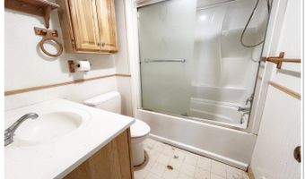 6648 Chippewa Dr, Bonners Ferry, ID 83805