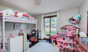 8414 Gallant Fox Dr, Indianapolis, IN 46217