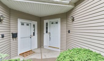 1379 Grandview Ct, Algonquin, IL 60102