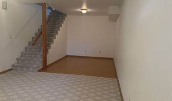 530 S 5th St, Akron, IA 51001