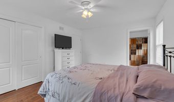 32 Bowline St, Beachwood, NJ 08722
