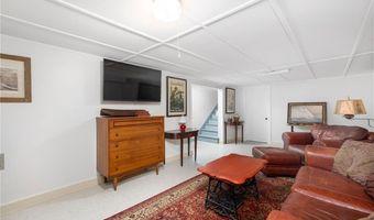 6 Cliff Ter, Newport, RI 02840