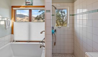 290 Skycrest Dr, Ashland, OR 97520