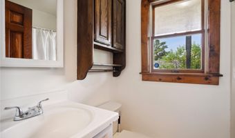 3 Enoch Is, Amityville, NY 11701