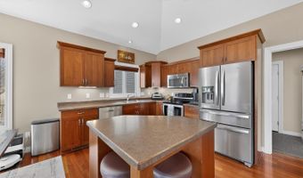 1442 30th St NW, Austin, MN 55912