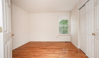 742 Arbor Ridge Ct, Ballwin, MO 63021