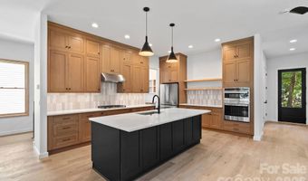 31 Grindstaff Dr, Asheville, NC 28803