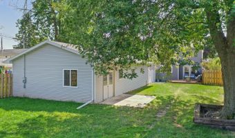 1124 W PARKWAY Blvd, Appleton, WI 54914