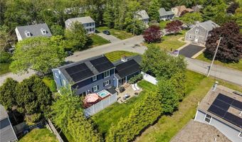 34 Brooks Farm Dr, Bristol, RI 02809