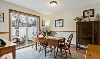 50 S Bay Dr 19, Narragansett, RI 02882