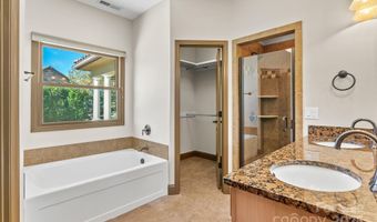 4 Pacifico Dr, Asheville, NC 28806