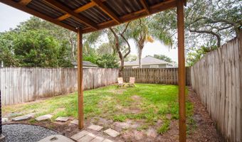 67 W 8TH St, Atlantic Beach, FL 32233