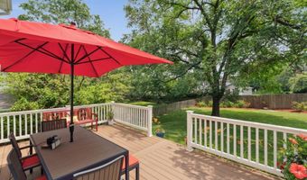 278 Oakleigh Woods Dr, Ballwin, MO 63011