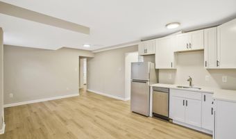 706 N CLEVELAND St, Arlington, VA 22201