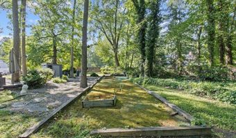 687 Hopping Rd, Belford, NJ 07718