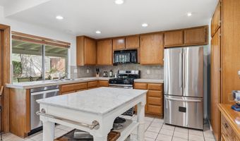 5731 Rainbow Hill Rd, Agoura Hills, CA 91301