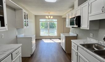 345 Hawkins St, Batesville, AR 72501