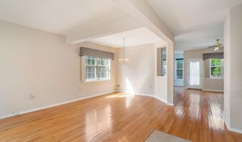 17 Breeze Ter, Barnegat, NJ 08005