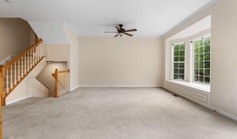 417 CLAYTON Ln, Alexandria, VA 22304