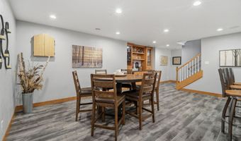 3208 S SOLITUDE Ln, Appleton, WI 54915