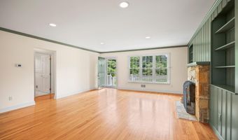 151 S Main St, Allentown, NJ 08501