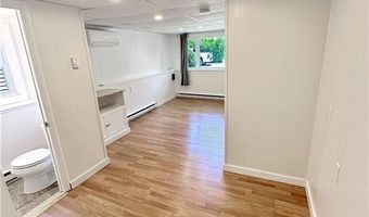 57 Friendship St, Newport, RI 02840
