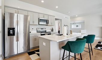 137 Wilder Ln, Ames, IA 50014