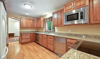 3 Tallwood Rd, Augusta, ME 04330