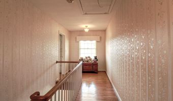 7 Mapleton Dr, Bedford, IN 47421