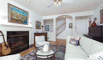 371 Glen Hill Dr, North Kingstown, RI 02874
